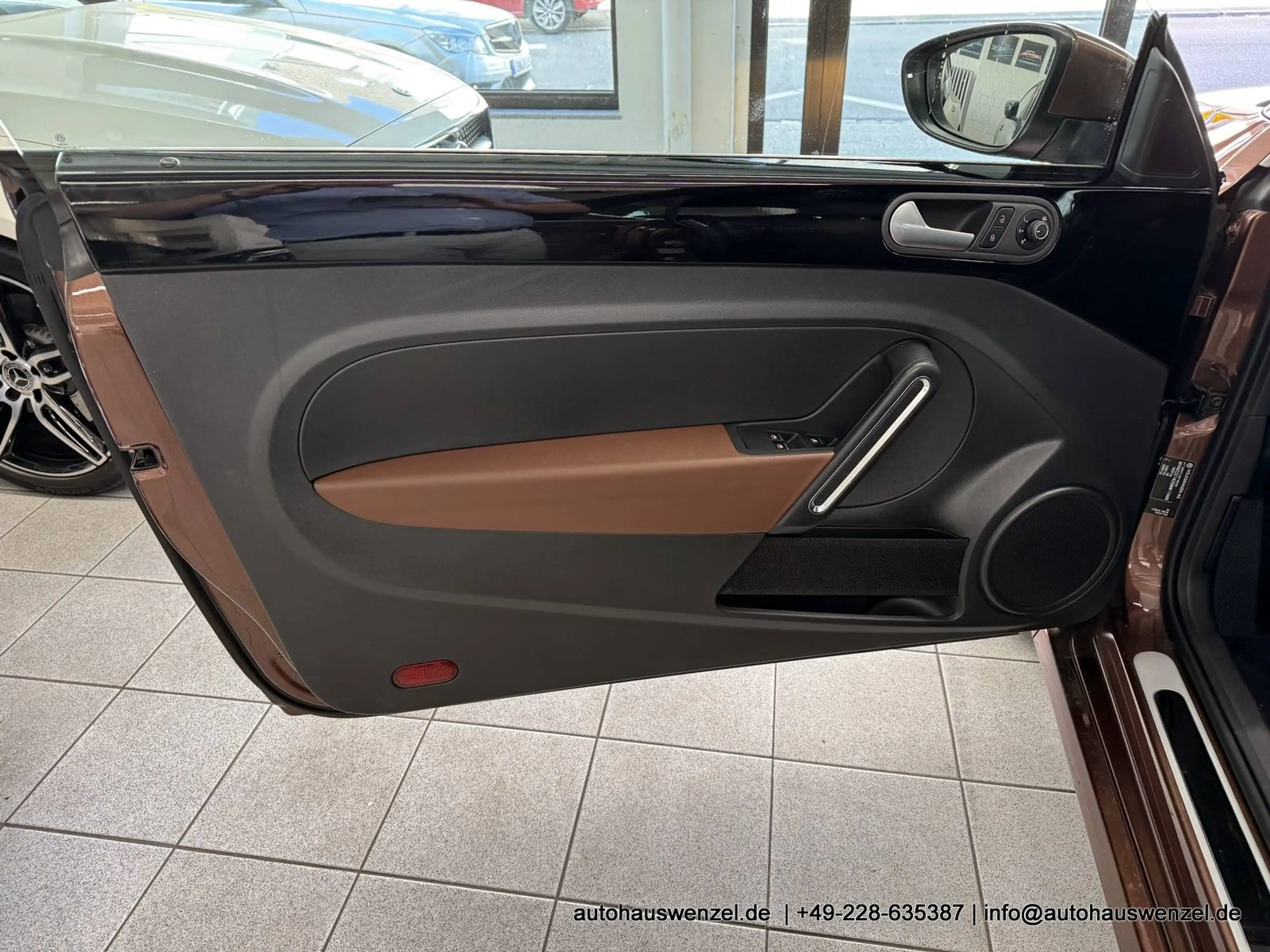 Volkswagen Beetle Cabrio 1.34 Aut. "Allstar" - nur 52 tkm - CLIMATRONIC NAVI  SITZHEIZUNG KAMERA PDC 17" — photo 14