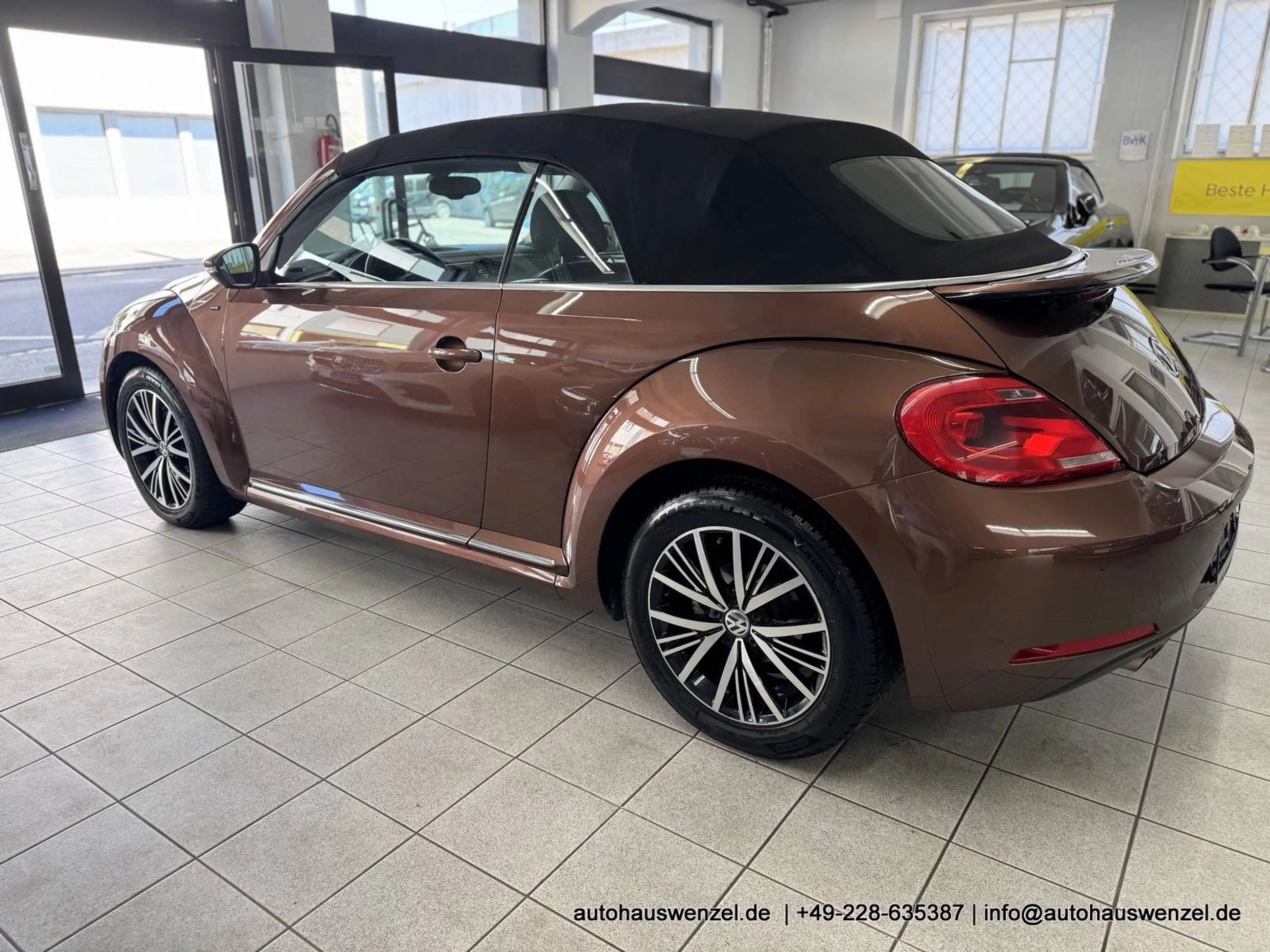 Volkswagen Beetle Cabrio 1.34 Aut. "Allstar" - nur 52 tkm - CLIMATRONIC NAVI  SITZHEIZUNG KAMERA PDC 17" — photo 9