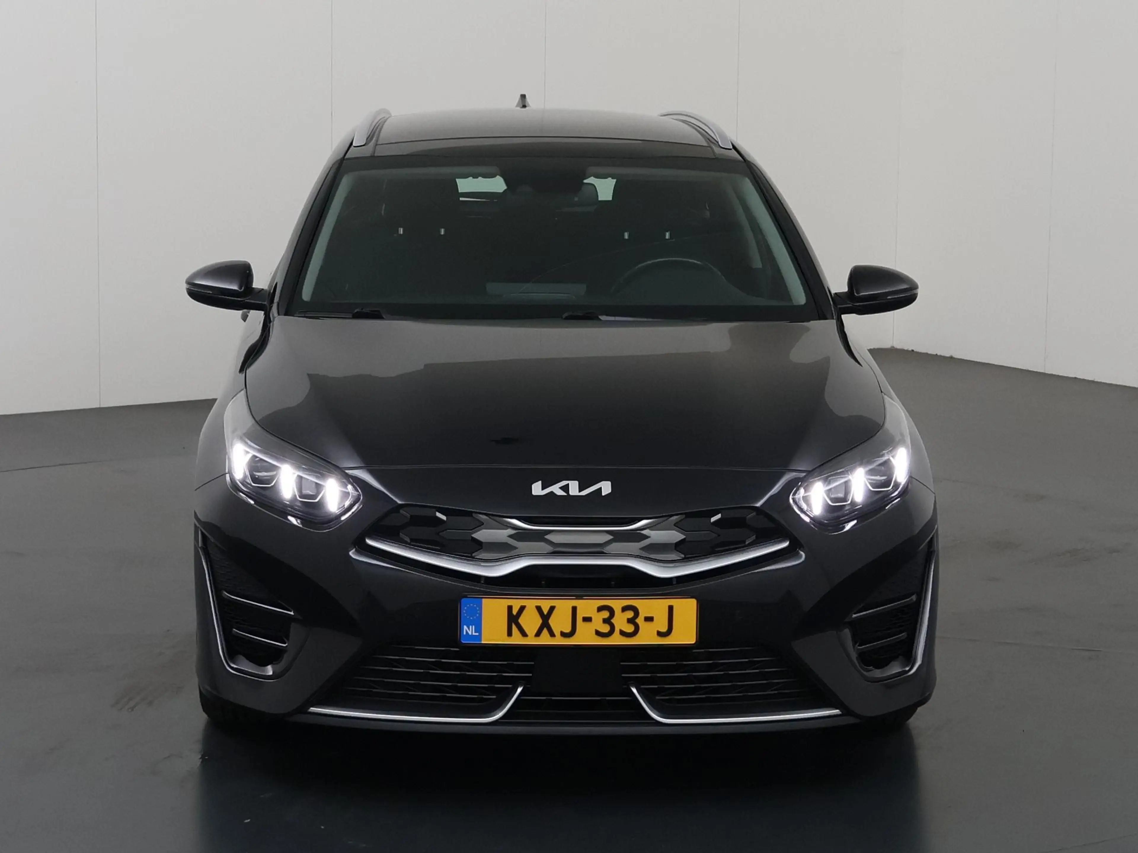 Kia Ceed SW / cee'd SW Sportswagon 1.6 GDI PHEV DynamicPlusLine | Trekhaa — photo 3