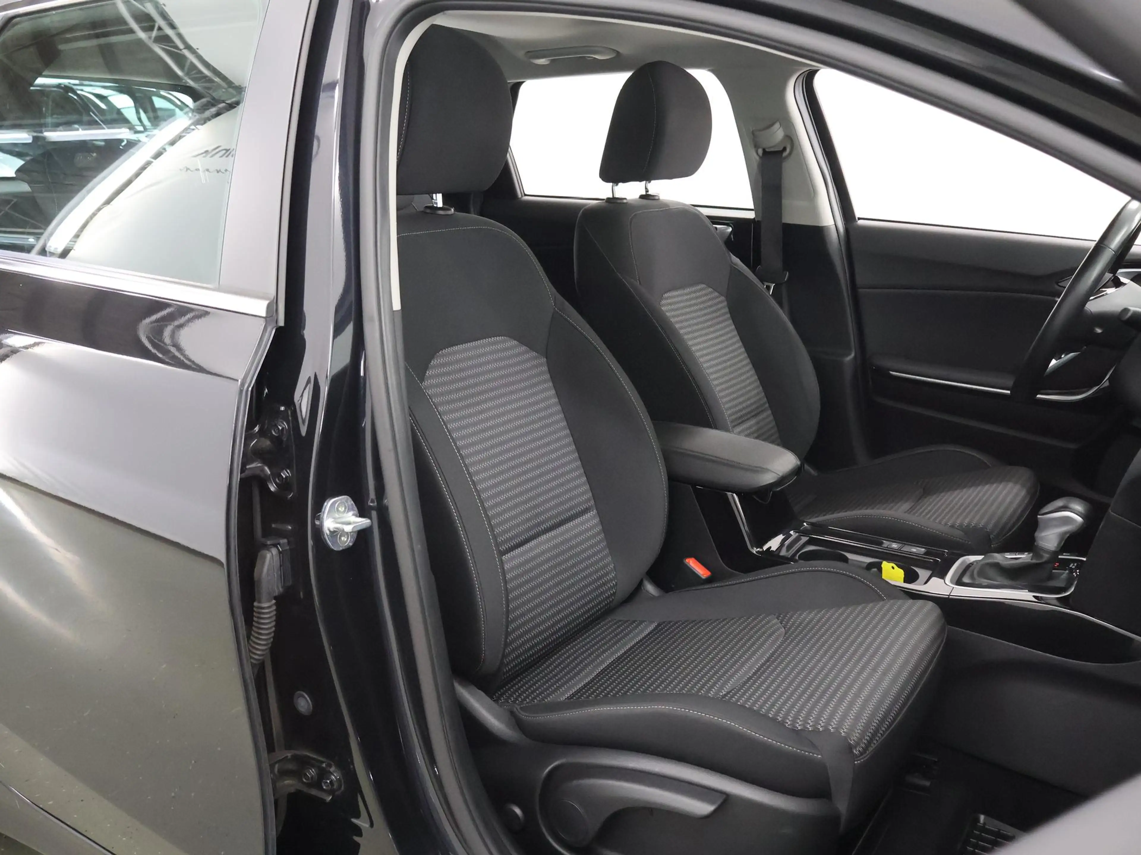 Kia Ceed SW / cee'd SW Sportswagon 1.6 GDI PHEV DynamicPlusLine | Trekhaa — photo 10