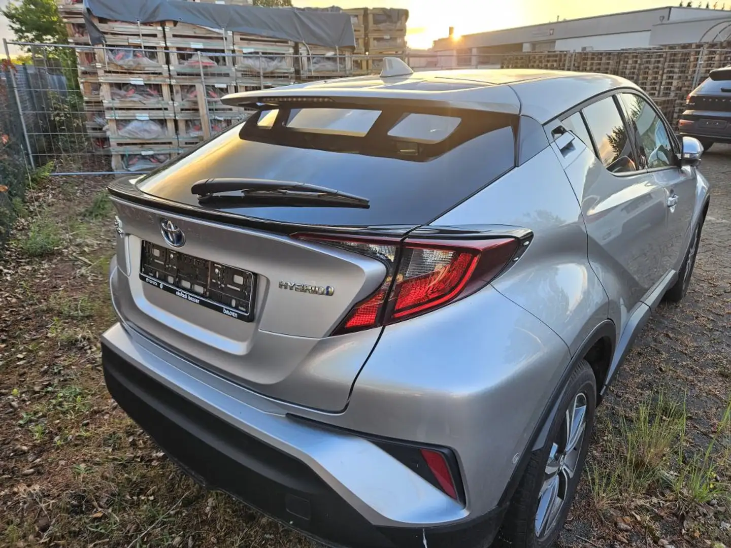 Toyota C-HR Hybrid Team Deutschland Silber - 2