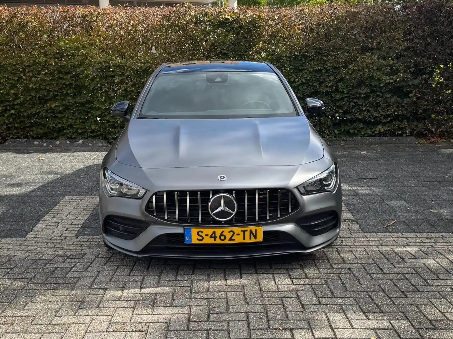Mercedes-Benz CLA 250 e AMG Line Grau - 1