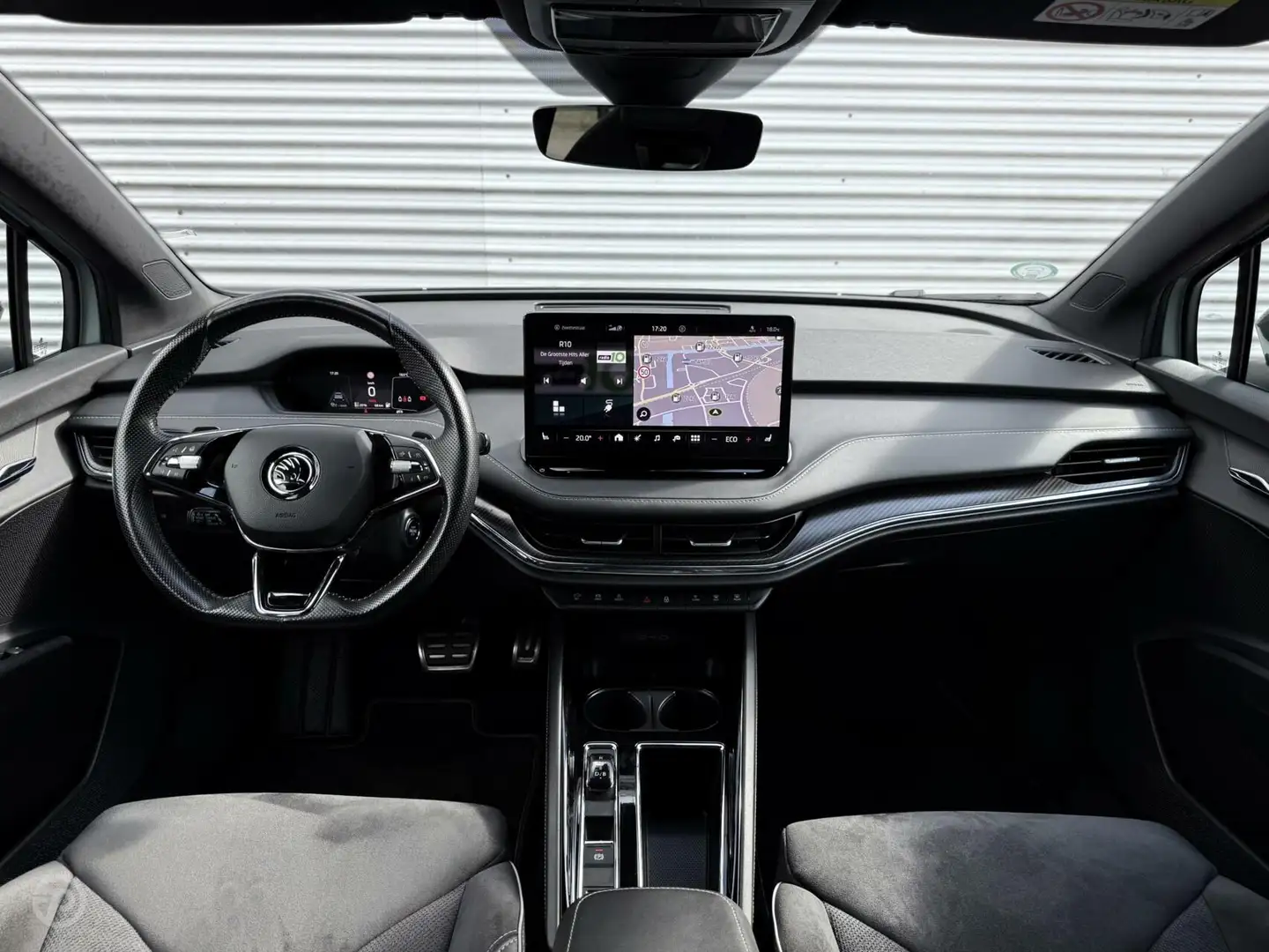 Skoda Enyaq iV 60 180 PK Sportline Trekhaak ACC Camera Matrix Gris - 2