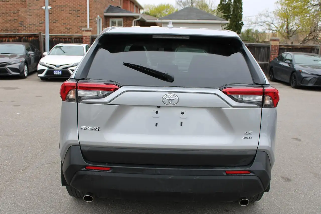 Toyota RAV 4 снимка Toyota RAV 4