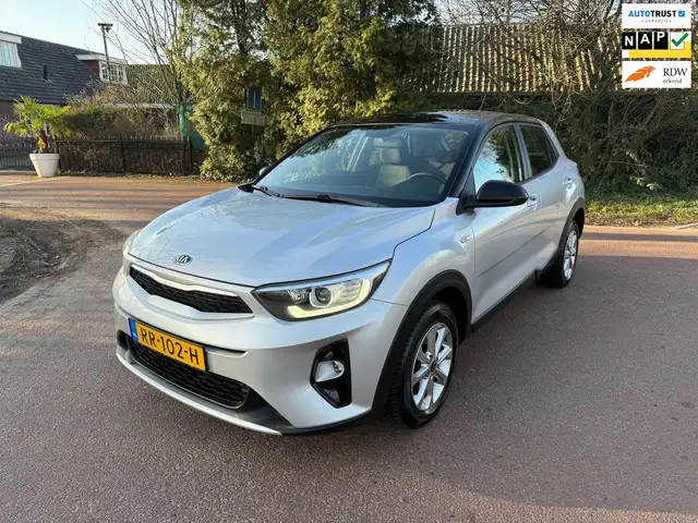 Kia Stonic 1.2 MPi ComfortPlusLine Navigator / Navi / Camera