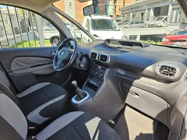 Citroen C3 Picasso view 9