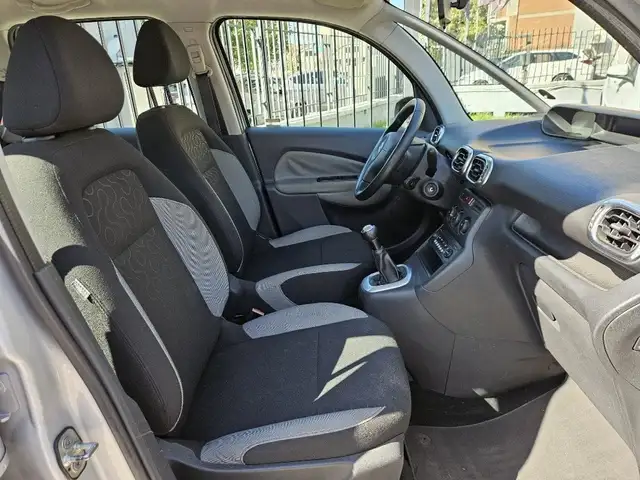Citroen C3 Picasso view 10