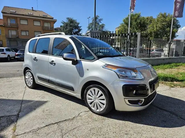 Citroen C3 Picasso view 3