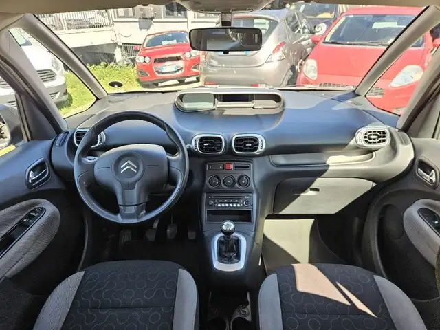 Citroen C3 Picasso view 8