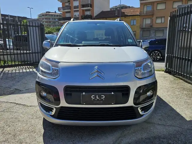 Citroen C3 Picasso view 2