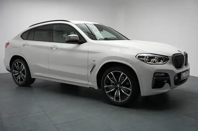 BMW X4 M view 5