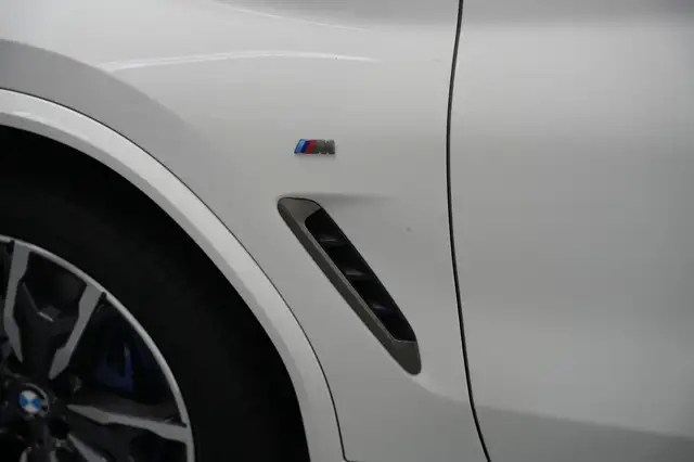 BMW X4 M view 10