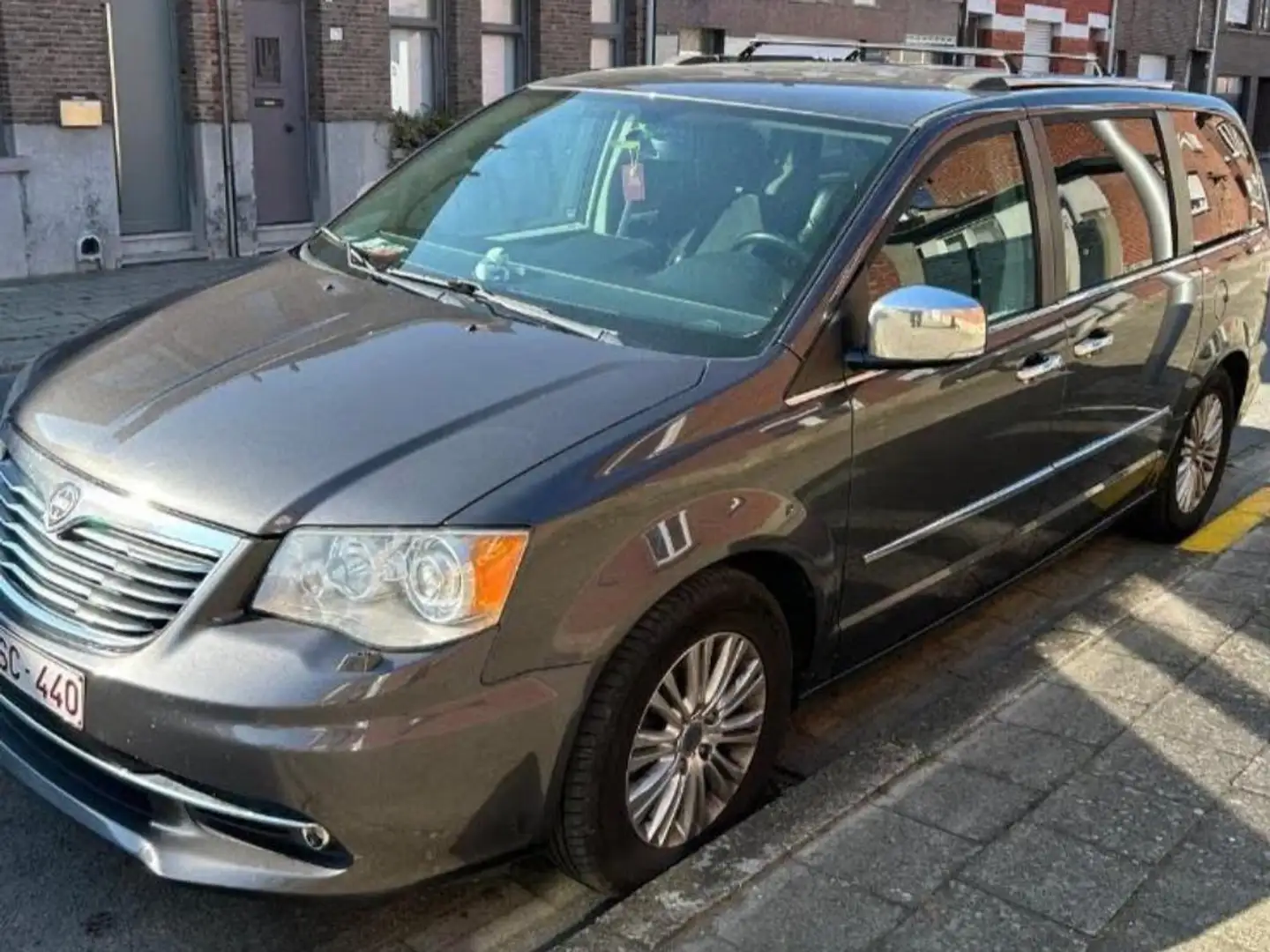 Lancia Voyager Voyager 2.8 CRD16v Platinum Сірий - 2