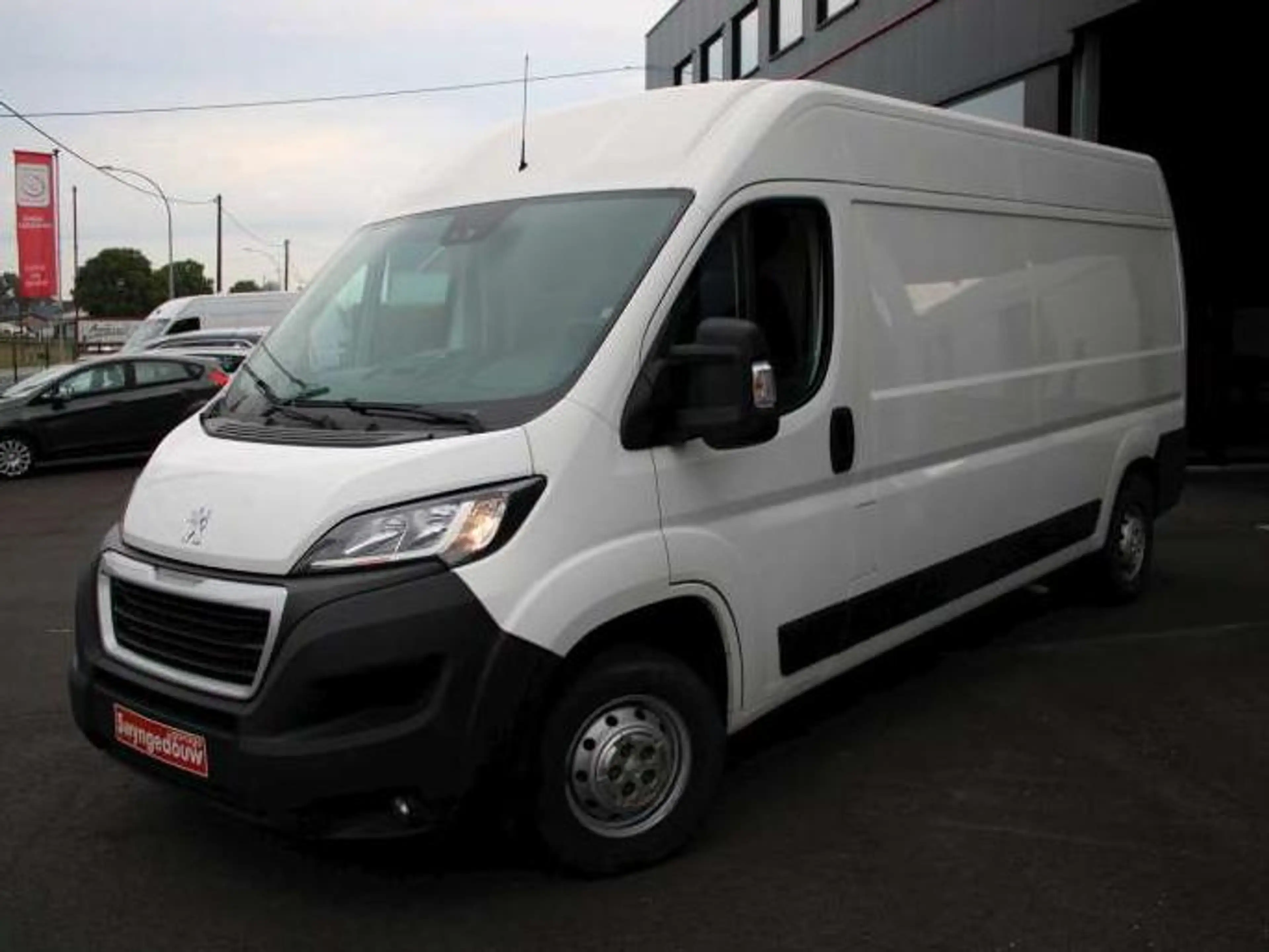 Peugeot Boxer 2.2 BlueHDi L3H2 airco,navi,trekhaak,140 PK
