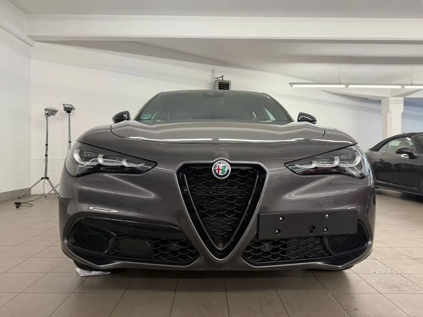Alfa Romeo Stelvio Stelvio 2.2 Turbodiesel 160 CV AT8 RWD Sprint Grijs - 2