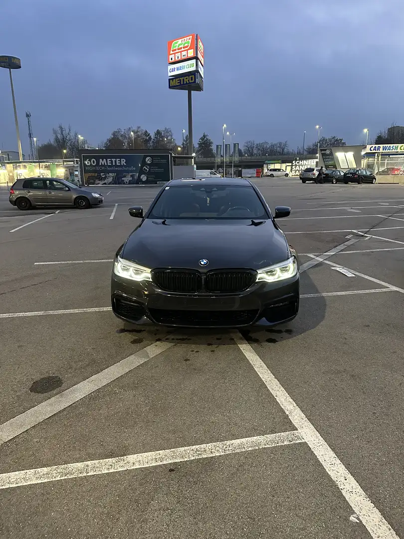 BMW BMW 530e Schwarz - 1