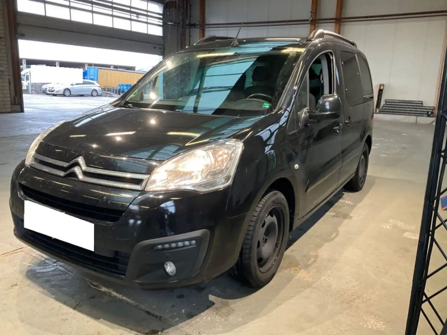 Citroen Berlingo BLUEHDI 120CH SHINE S\u0026S 7 PLACES Noir - 1
