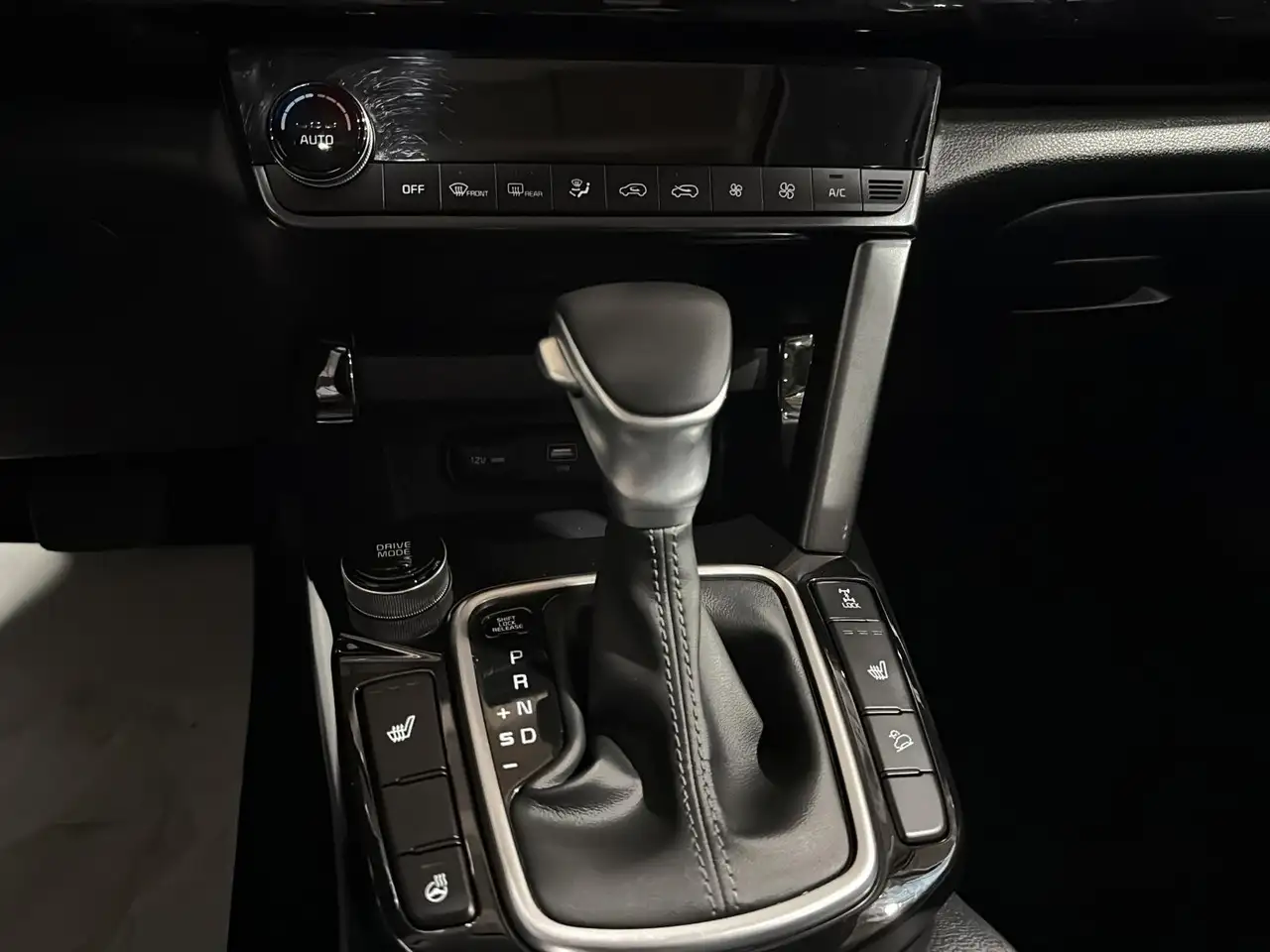 Kia Seltos снимка Kia Seltos