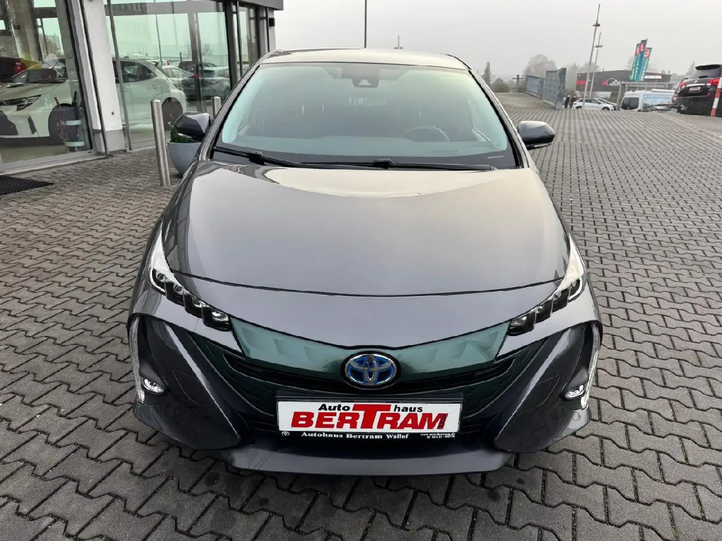 Toyota Prius Plug-in Hybrid Comfort Grau - 2