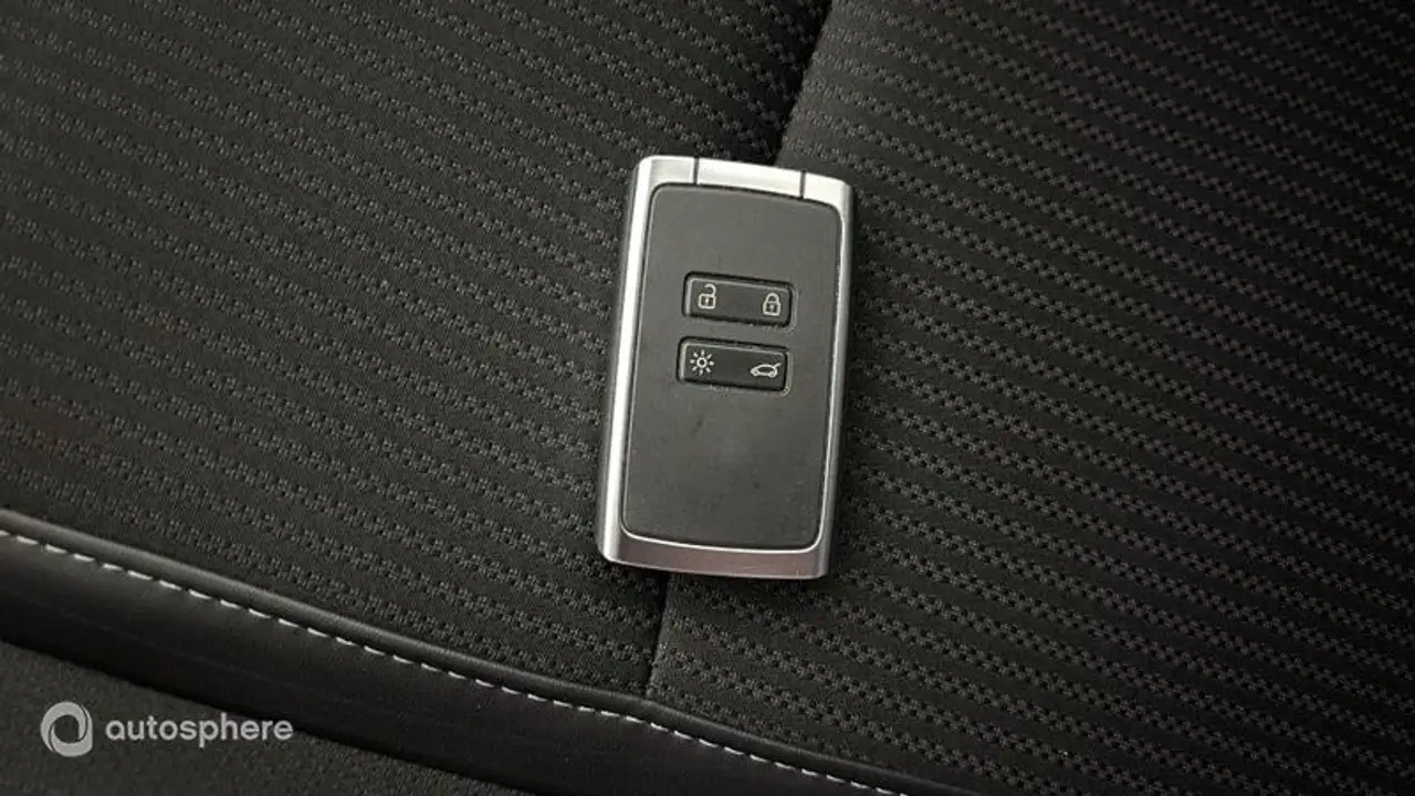 Renault Megane Berline — photo 16
