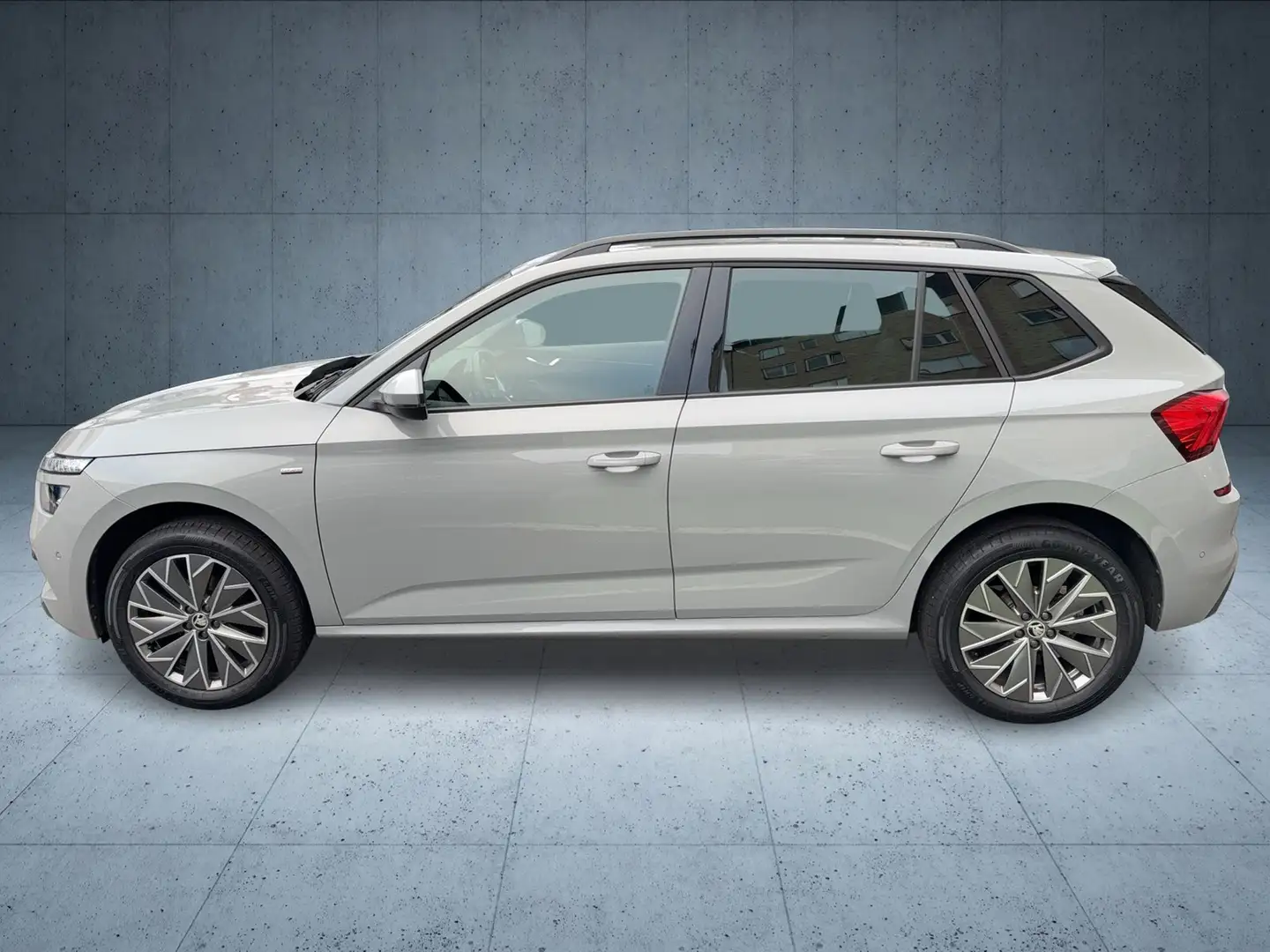 Skoda Kamiq Clever 1.0 TSI 81 kW DSG Stahl-Grau Clever Ansc... Grau - 2