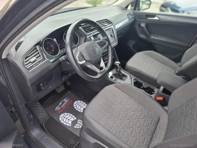 Volkswagen Tiguan view 6