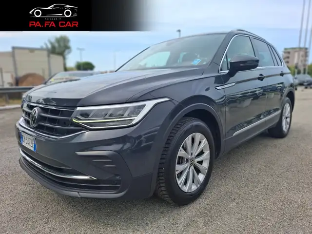Volkswagen Tiguan view 13