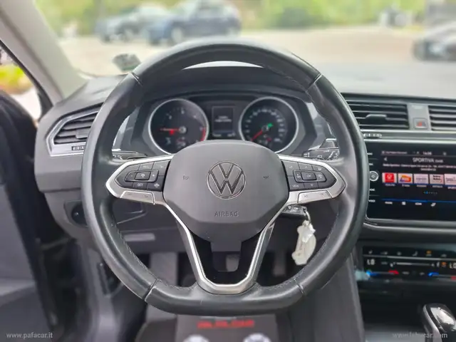 Volkswagen Tiguan view 10