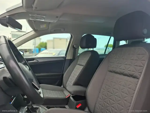 Volkswagen Tiguan view 8