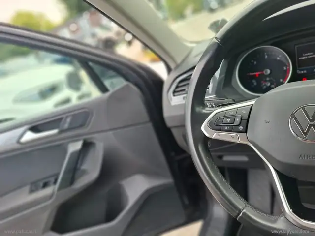 Volkswagen Tiguan view 9