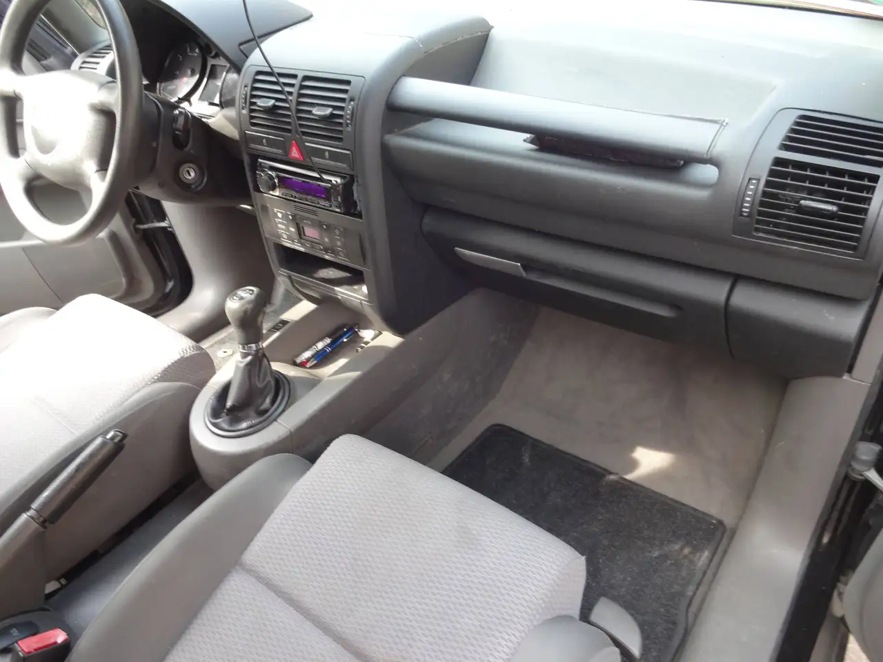 Audi A2 1.4, foto 11