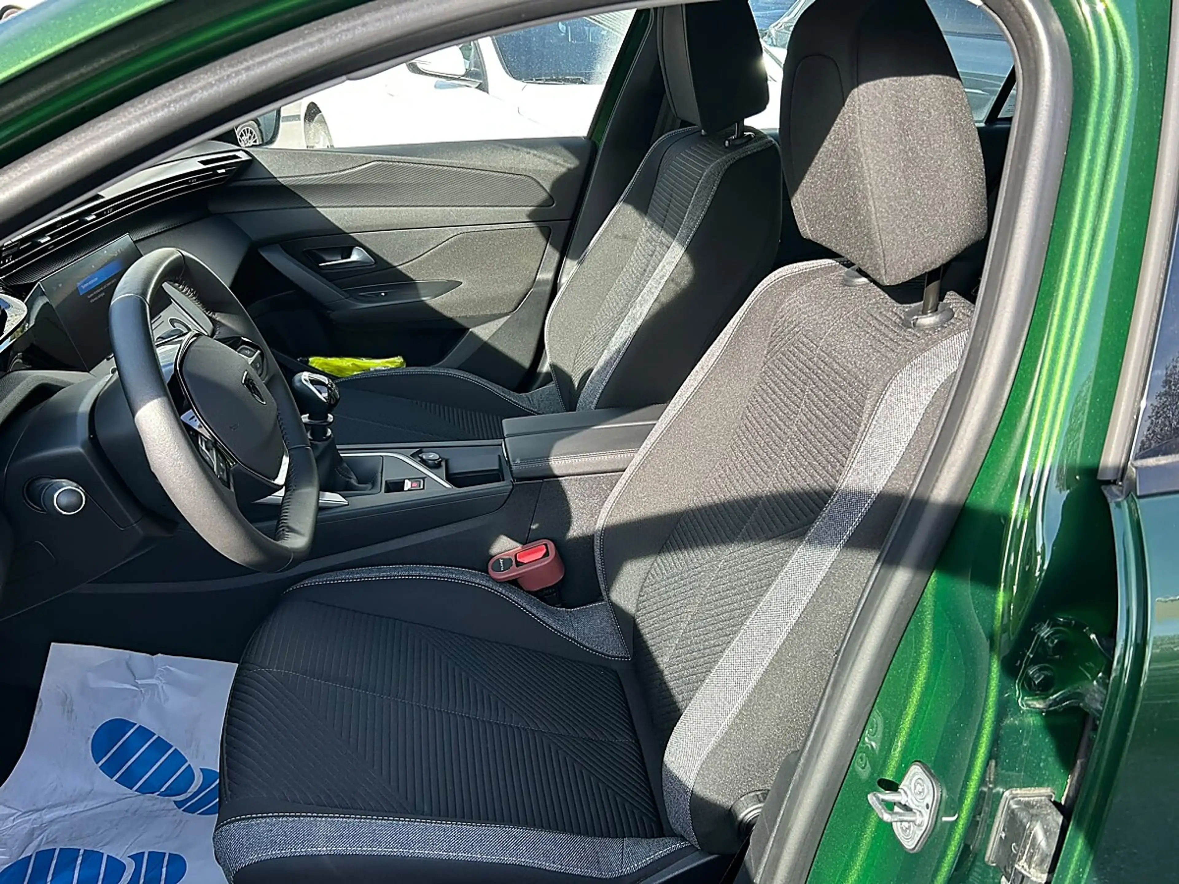 Peugeot 308 PureTech 130 S&S 6-Gang-Manuell Active Pack (G3... — photo 10