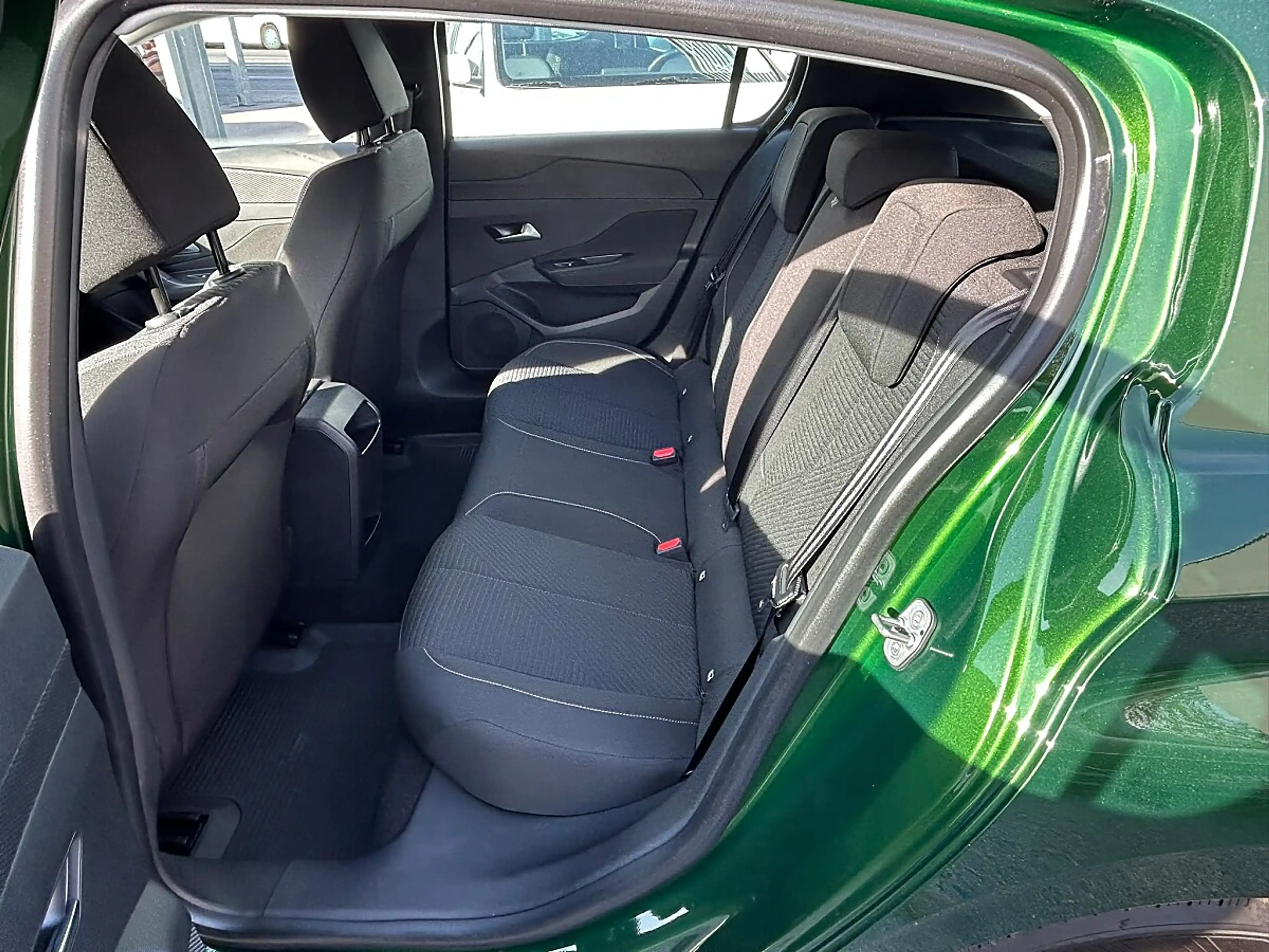 Peugeot 308 PureTech 130 S&S 6-Gang-Manuell Active Pack (G3... — photo 8