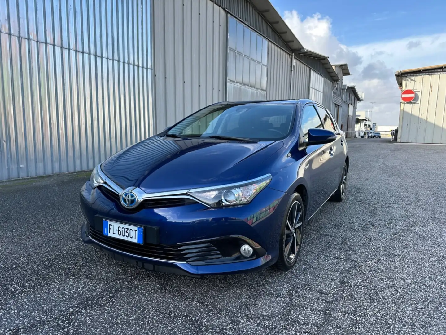 Toyota Auris Touring Sports 1.8 Hybrid Active Blu/Azzurro - 1