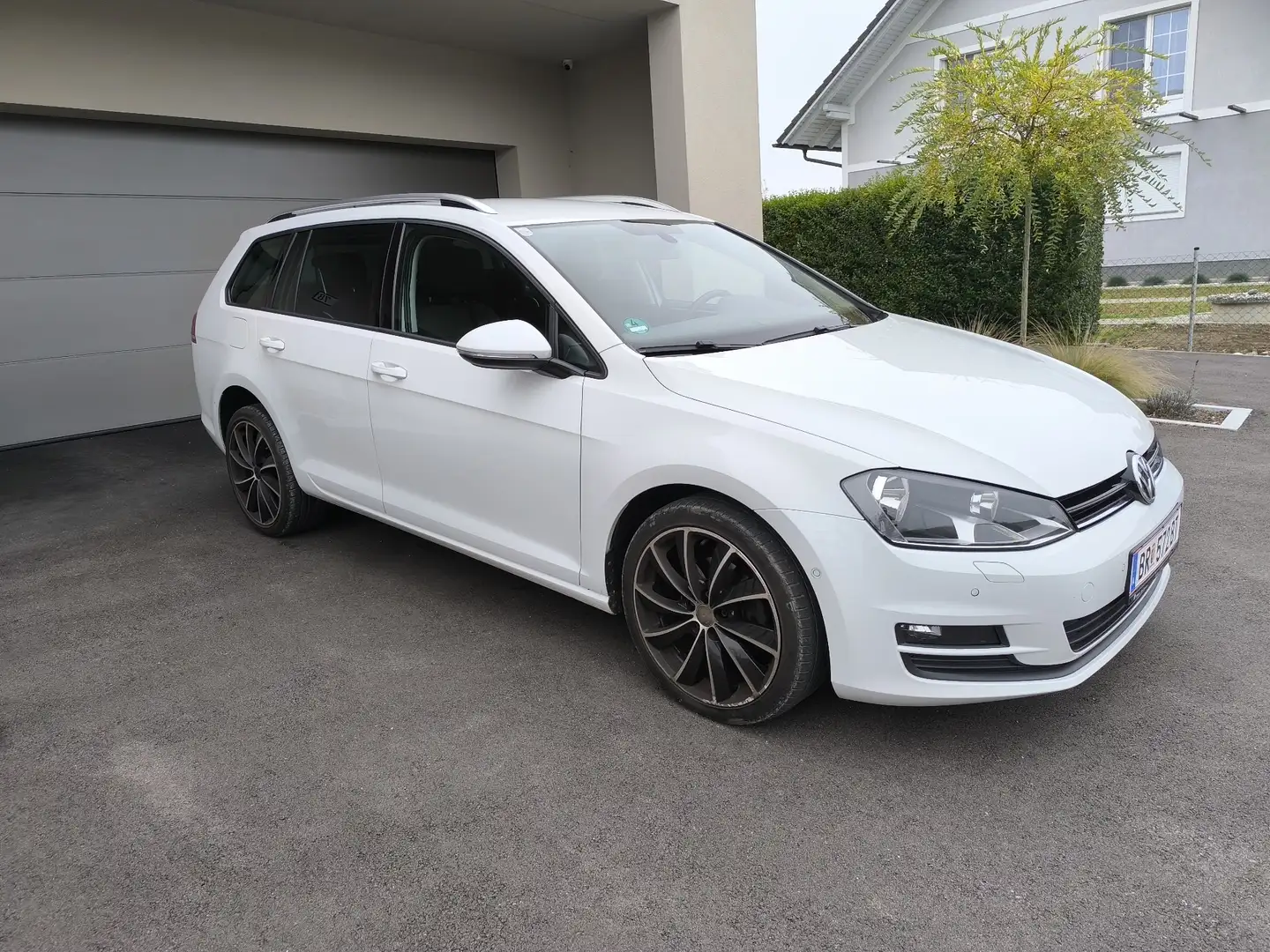 Volkswagen Golf Variant Comfortline BMT Weiß - 2