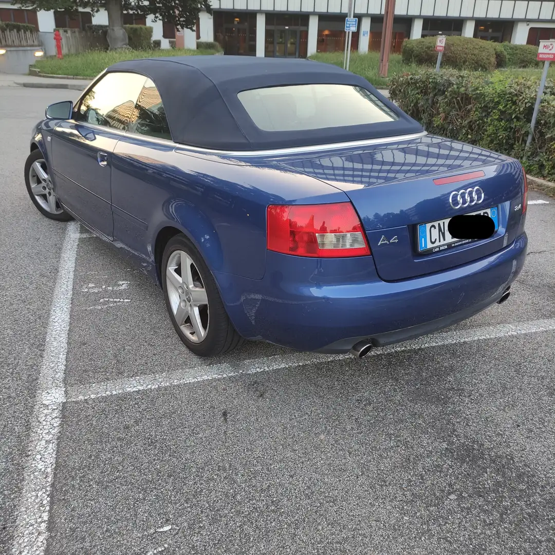 Audi A4 2004 Cabrio 2.4 V6 automatica Blu/Azzurro - 2