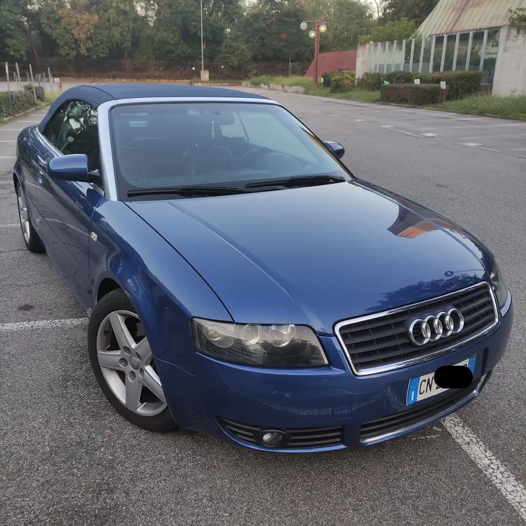 Audi A4 2004 Cabrio 2.4 V6 automatica Blu/Azzurro - 1