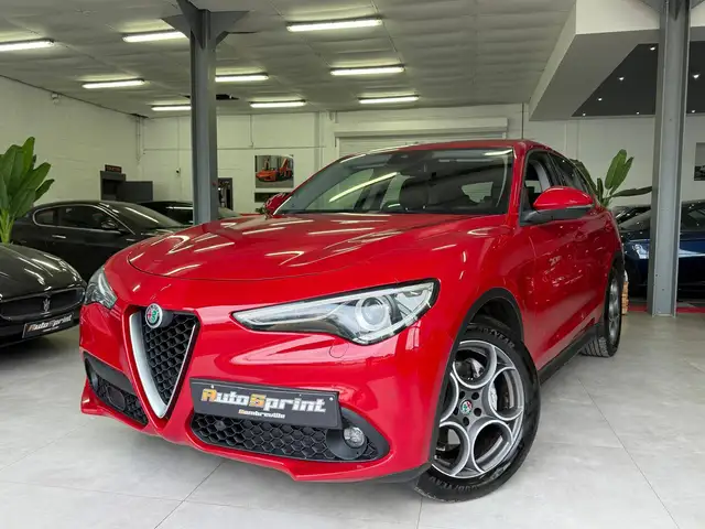 Alfa Romeo Stelvio SUPER * BOITE AUTO * JANTES 19 * CUIR * VENTE EXPORT *