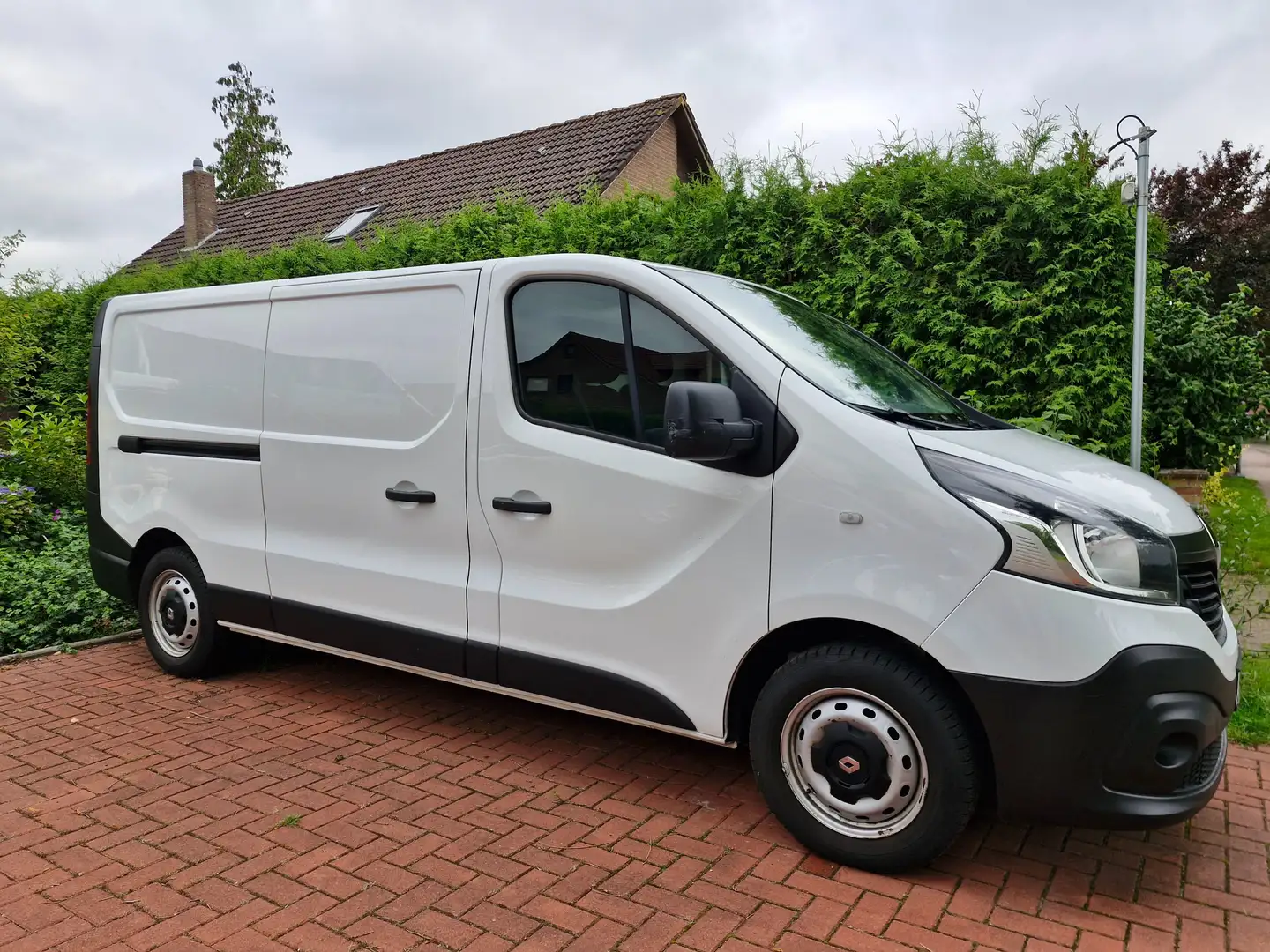 Renault Trafic L2H1 2,9t Komfort, Klima, Navi, StandHz, Bott Einb Weiß - 1