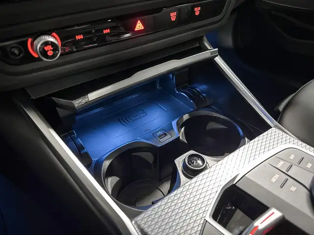 BMW 3 Series view 15