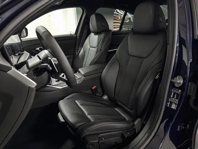 BMW 3 Series view 9