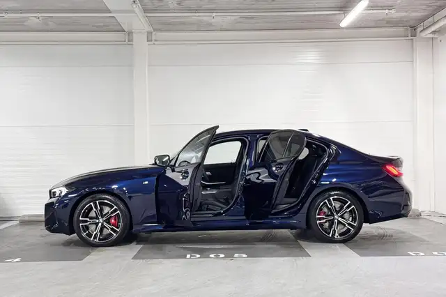 BMW 3 Series view 3