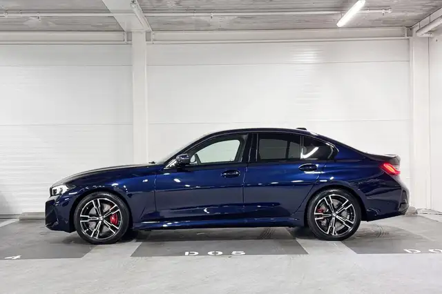 BMW 3 Series view 2