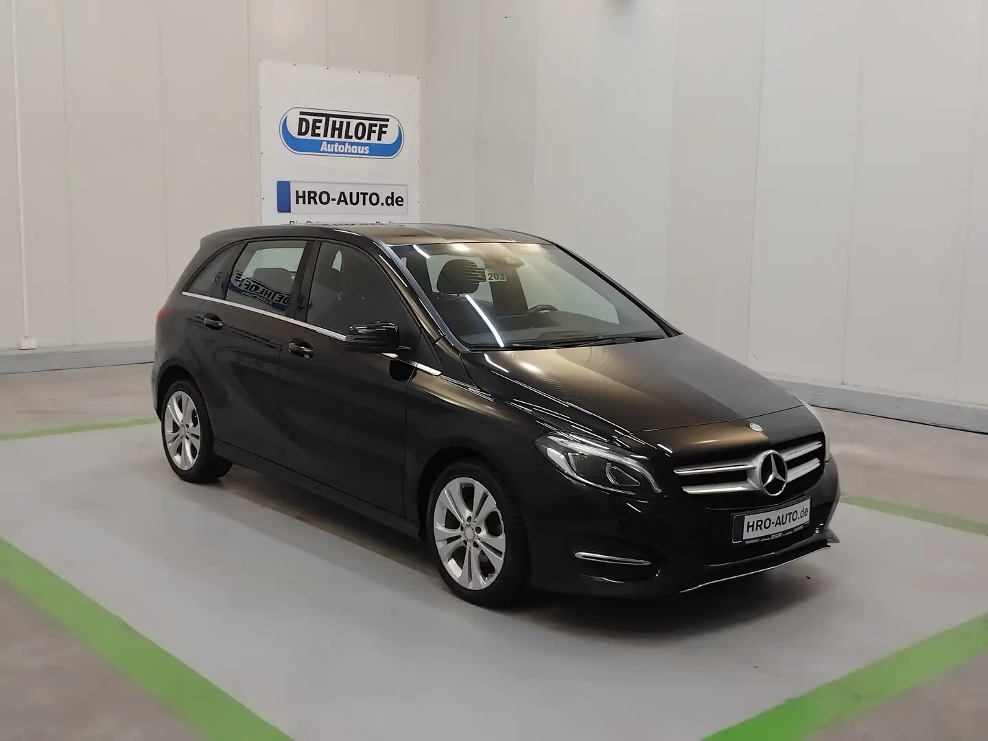Mercedes-Benz B 180 Urban Schwarz - 1