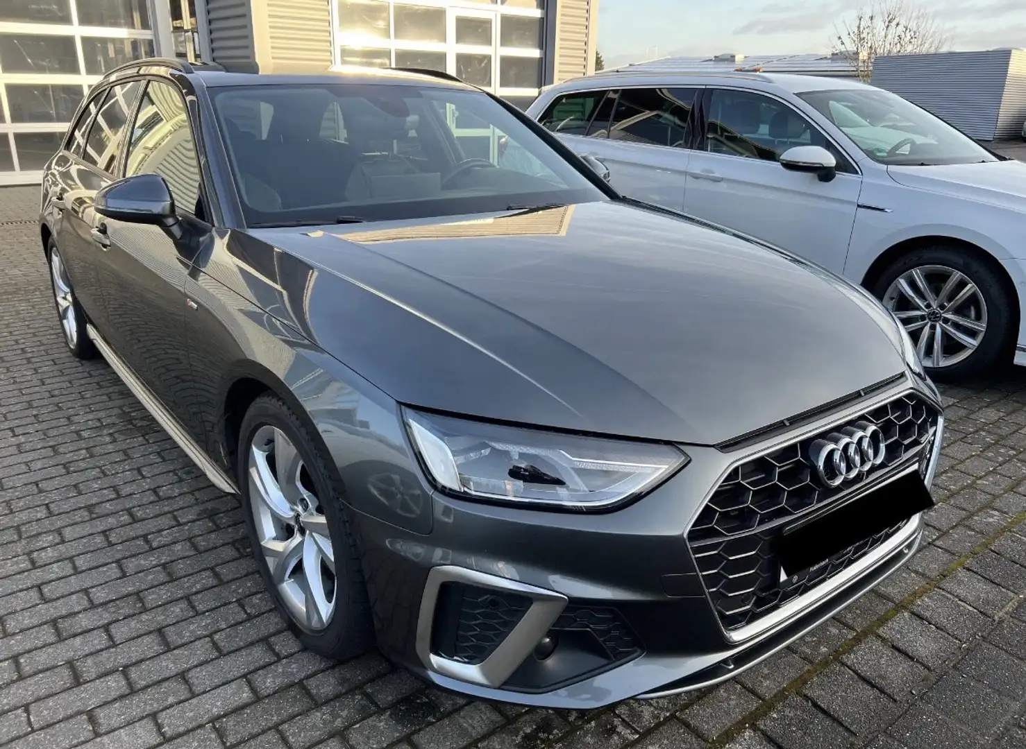Audi A4 Avant 40 TDI S-line S-tronic - 1