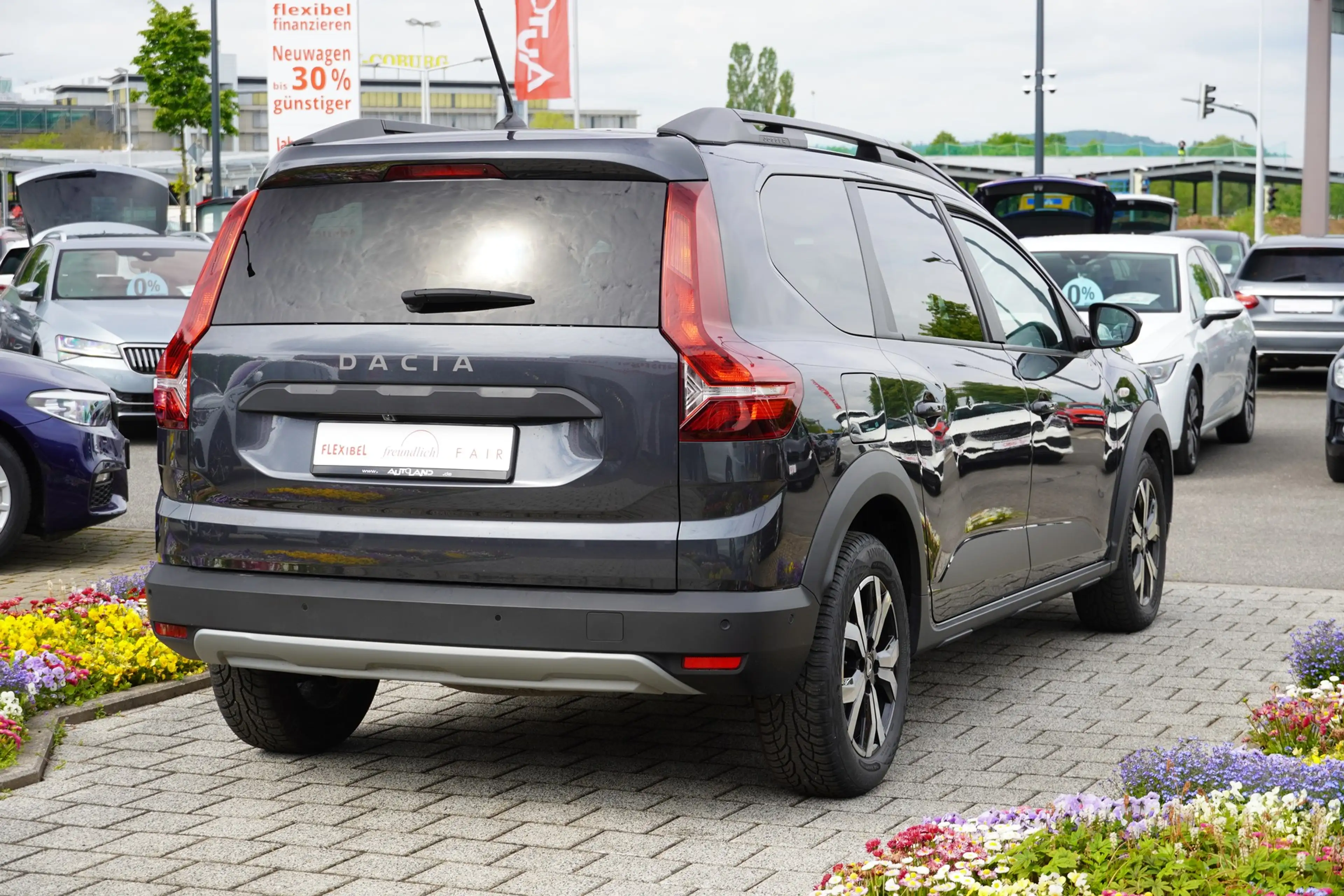 Dacia Jogger 1.0 TCE Comfort Navi Tempomat Sitzheizung — photo 9