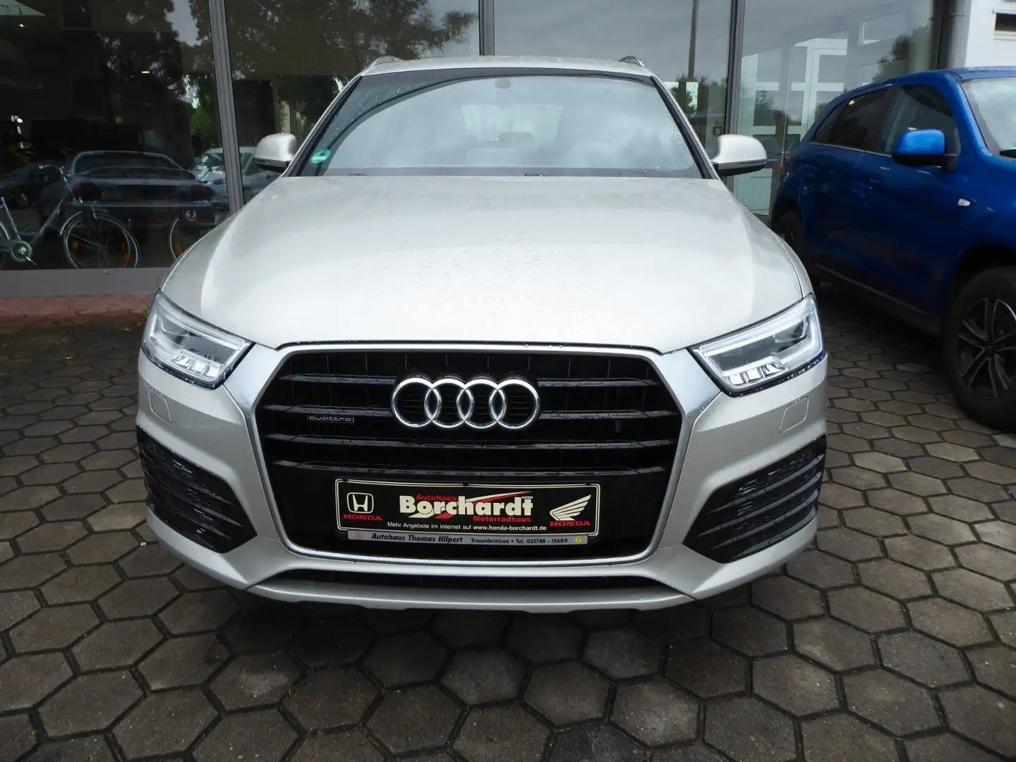Audi Q3 sport quattro, S-line, AZV, LED, PDC Silber - 2