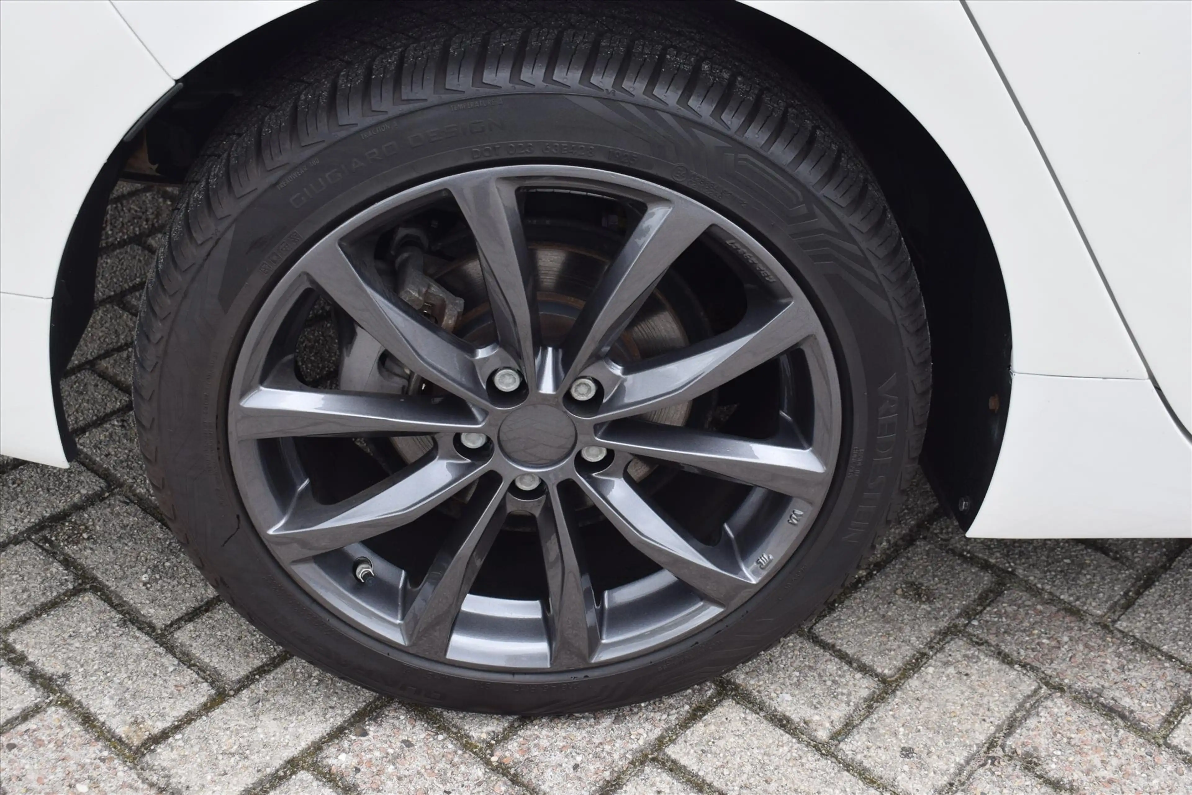 Toyota Prius 1.8 Full Hybrid 122PK Aut Black Edition — photo 2
