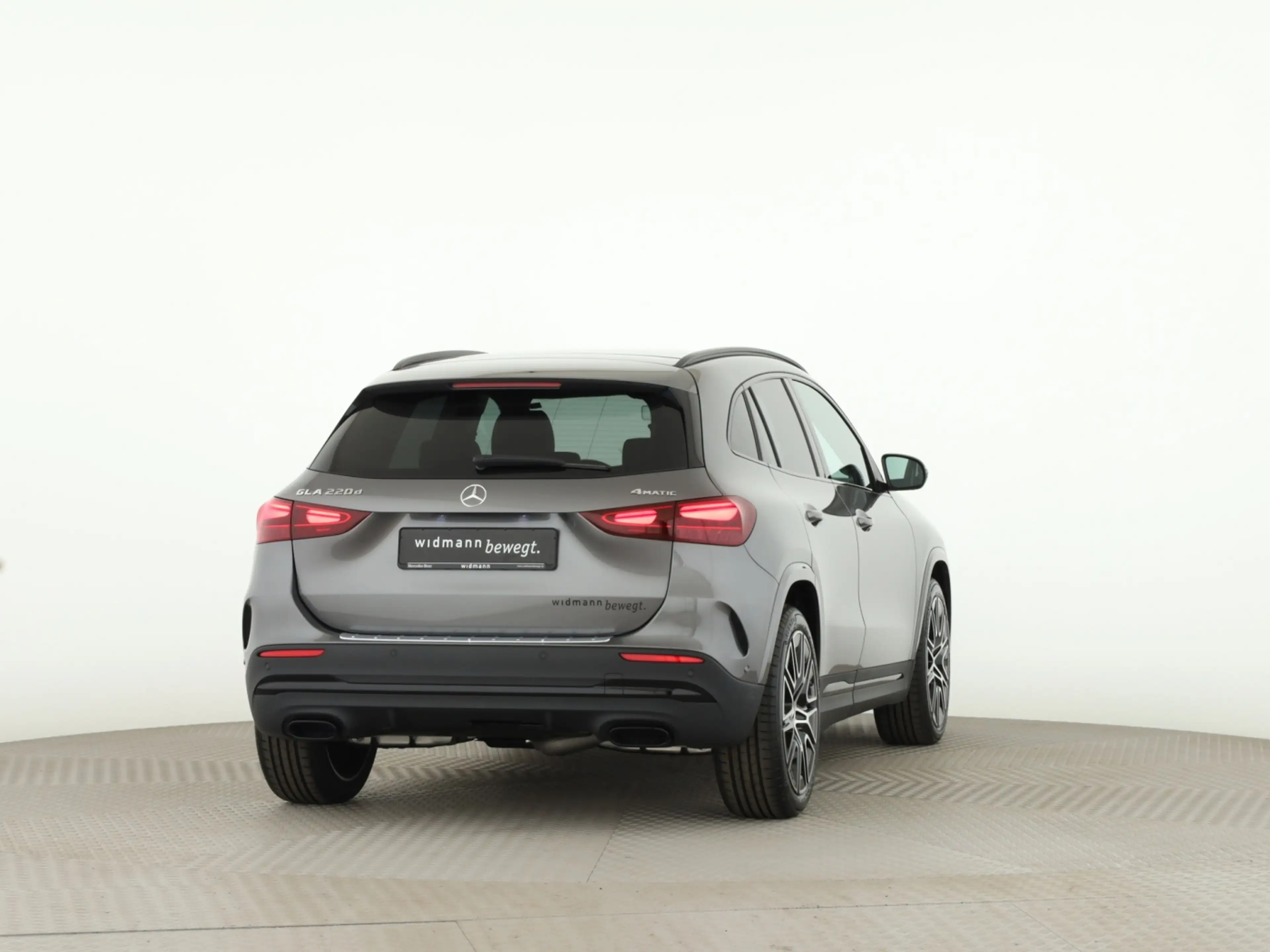 Mercedes-Benz GLA 220 d 4MATIC AMG*Night*360*Fahrass.*Pano*AHK — photo 2