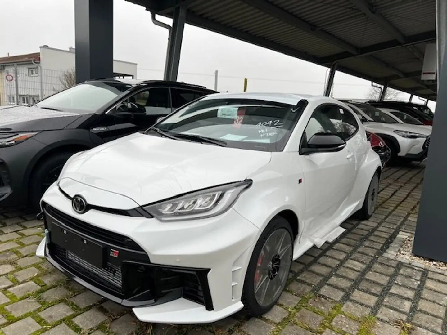 Toyota Yaris GR mit High-Performance-Paket Modell 2024 Bianco - 1